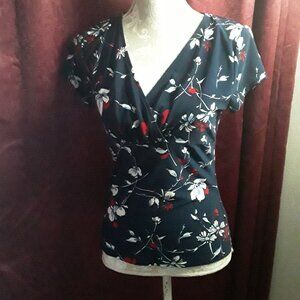 Chaps lovely floral short sleeve v neck top